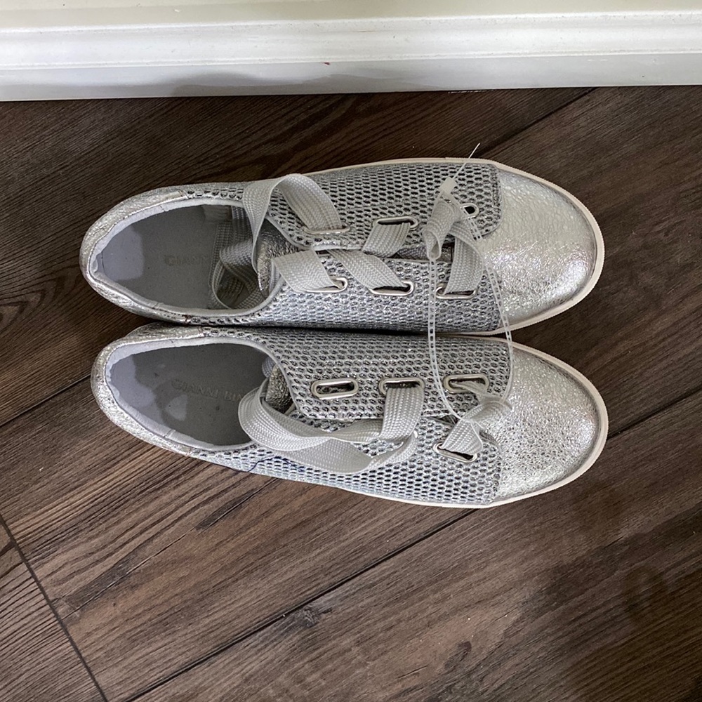 New Gianni Bini Harlita Silver Glitter Sneakers
